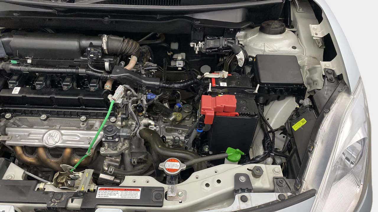Engine bay of a Maruti Suzuki Dzire 2018-2023