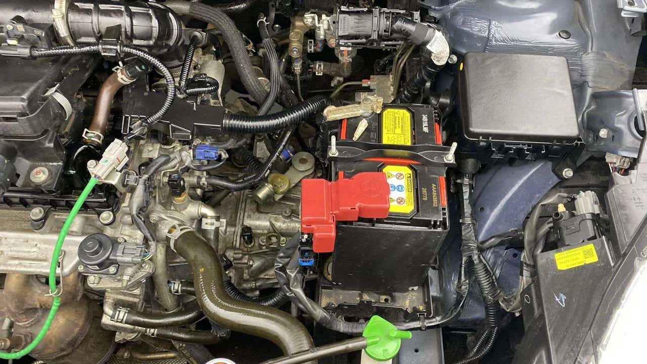Engine bay view of a Maruti Suzuki Dzire 2018-2023