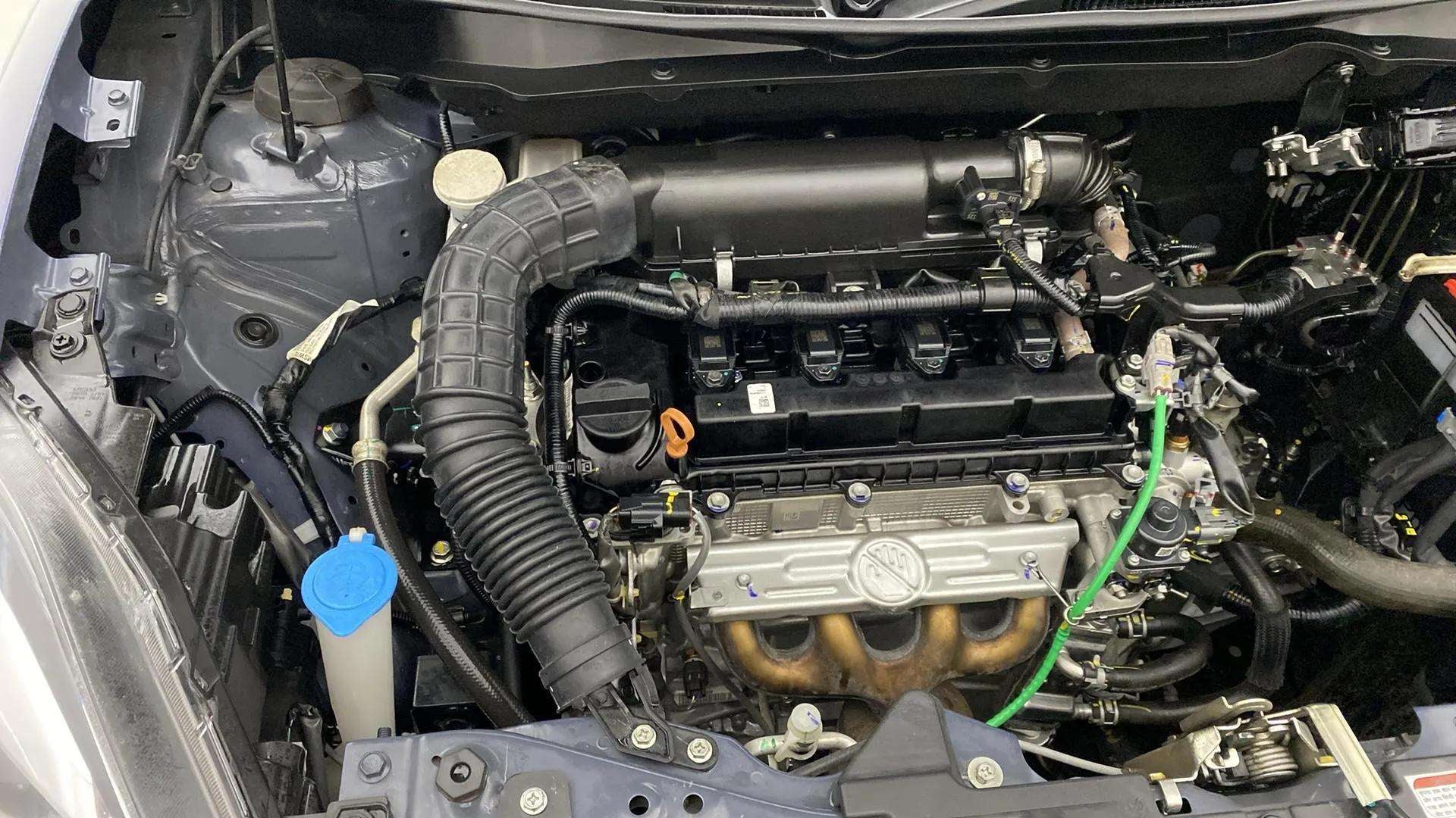 Engine bay of a Maruti Suzuki Dzire