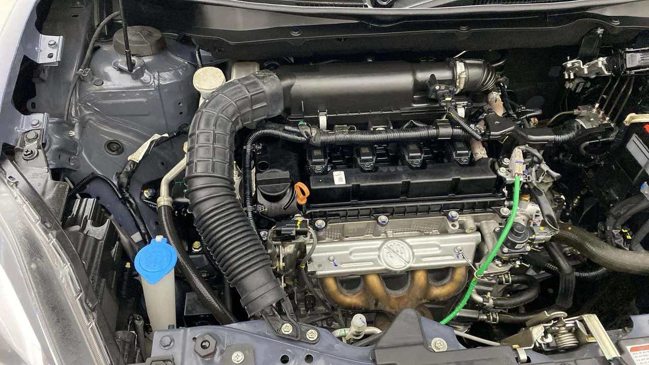 Engine bay of a Maruti Suzuki Dzire