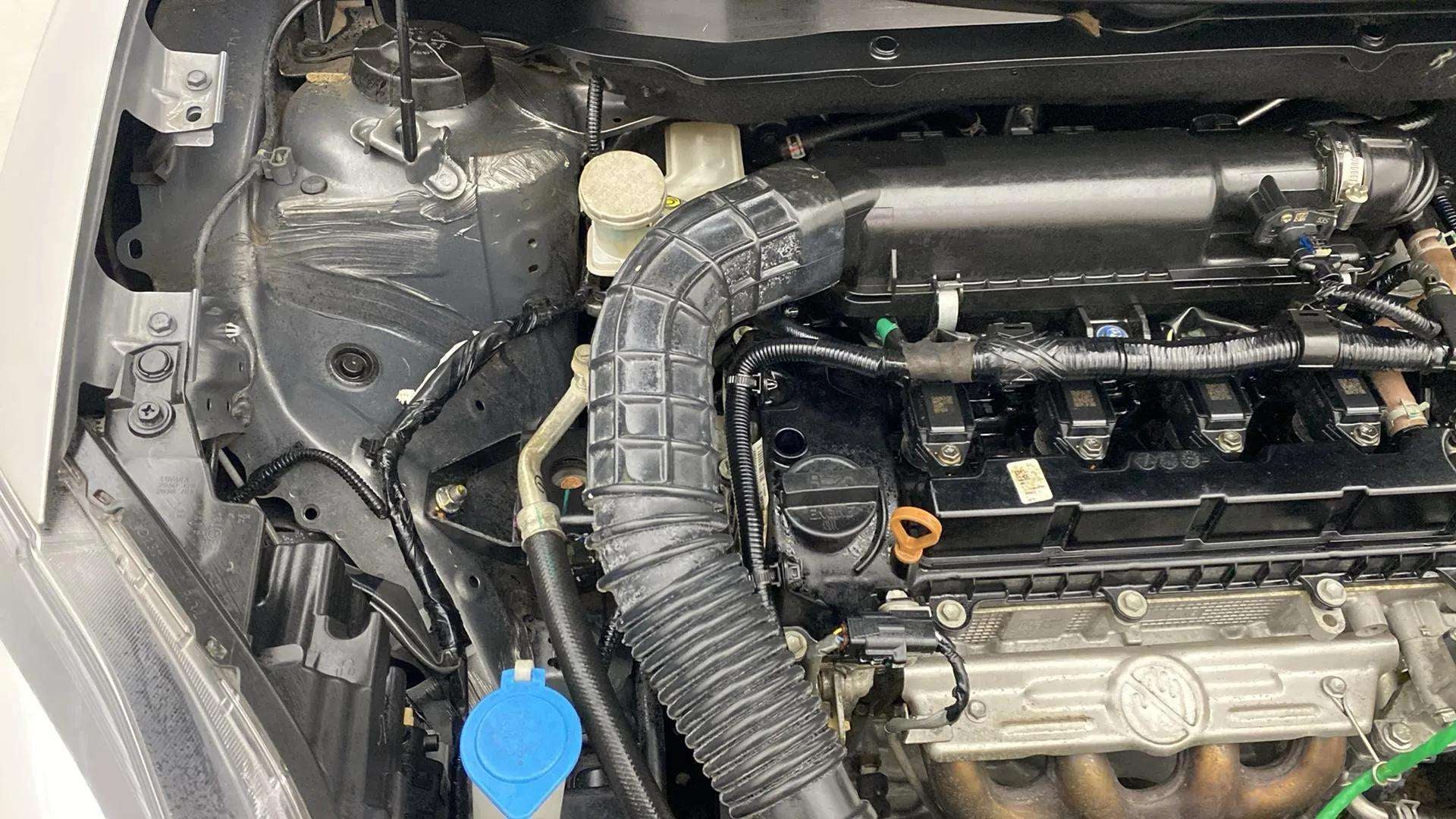 Engine bay view of a Maruti Suzuki Dzire 2018-2023