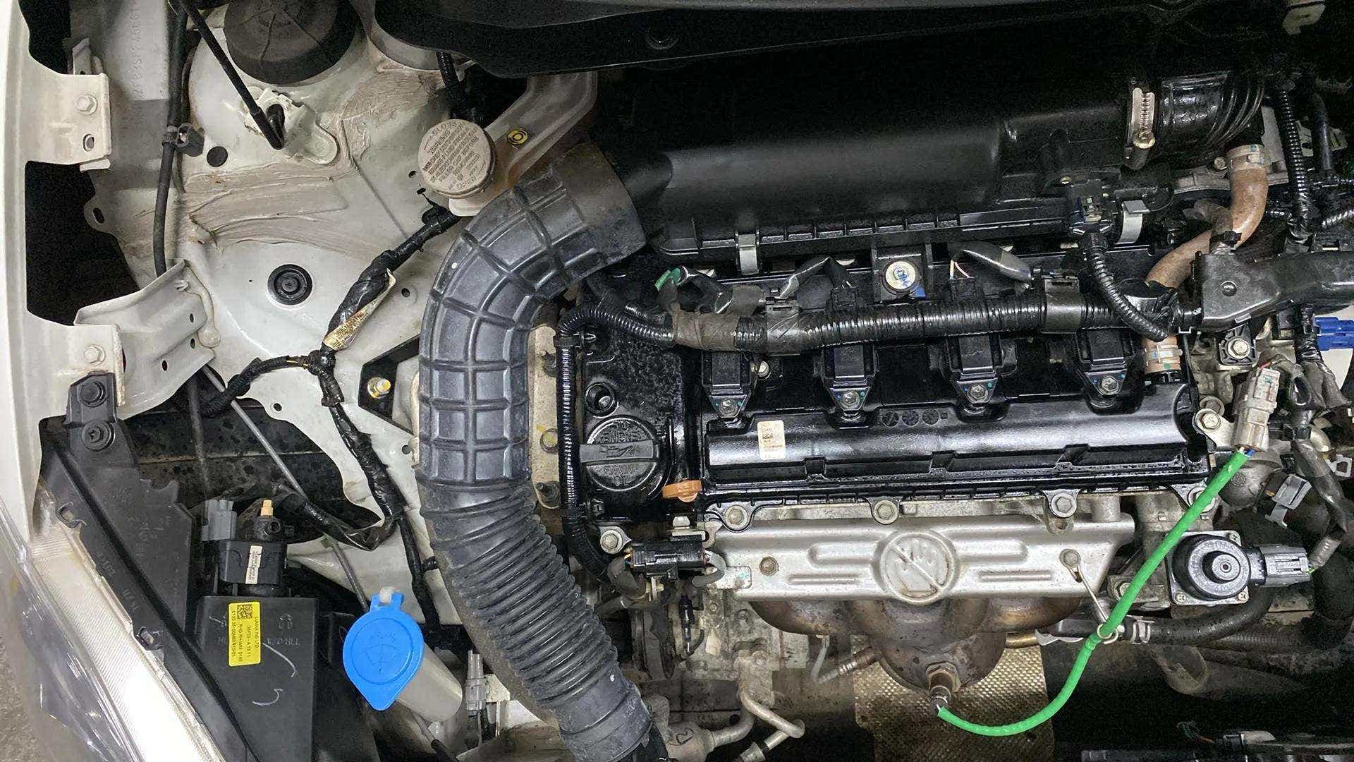 Engine bay view of a Maruti Suzuki Dzire 2018-2023