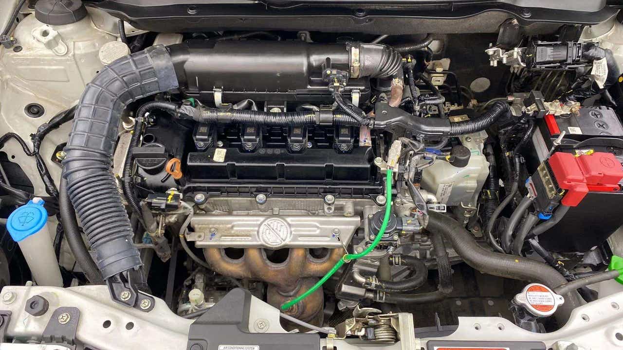 Engine compartment of a Maruti Suzuki Dzire