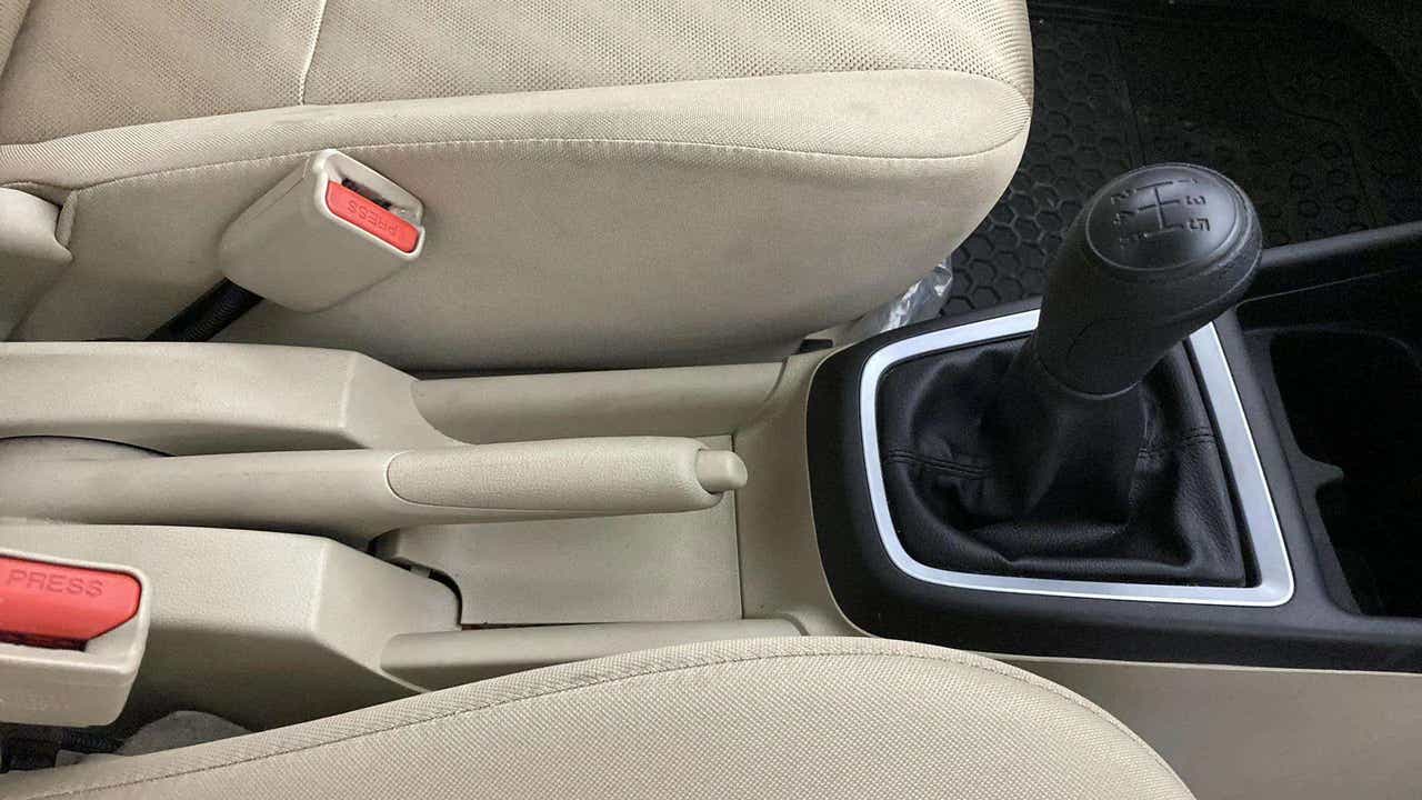 Gear lever and handbrake of a Maruti Suzuki Dzire