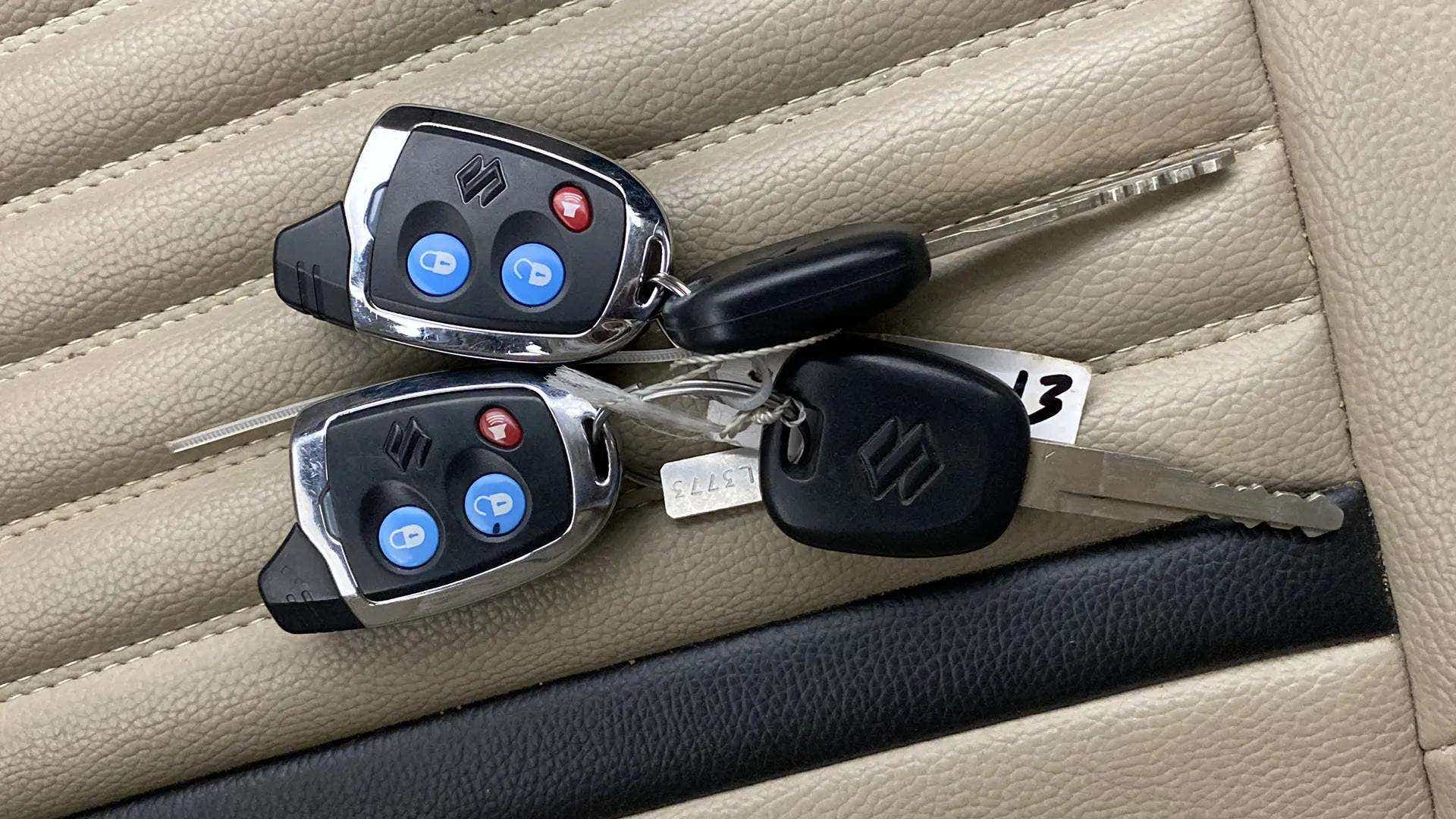 Car key set of a Maruti Suzuki Dzire 2018-2023
