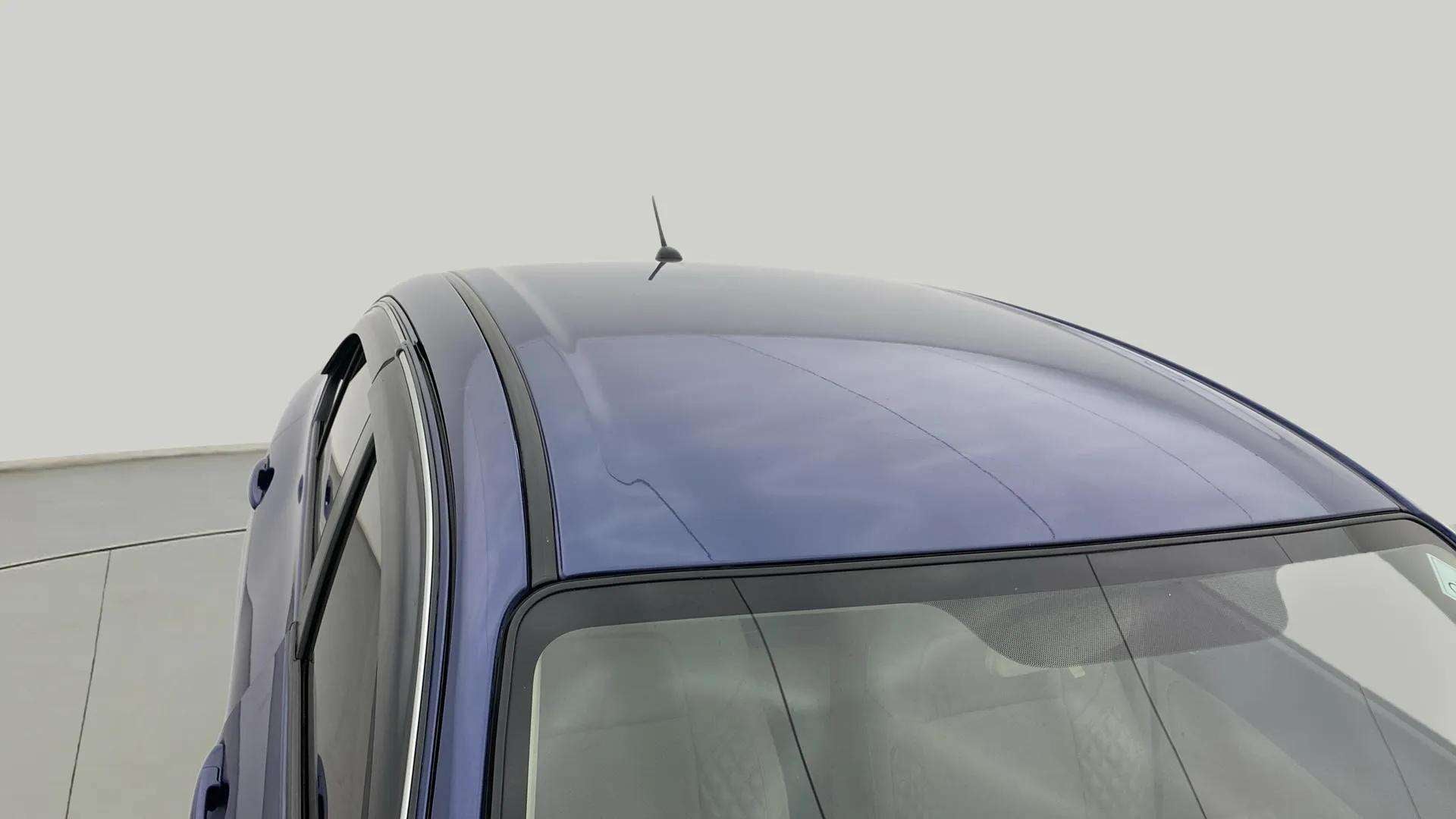 Roof view of a Maruti Suzuki Dzire 2018-2023