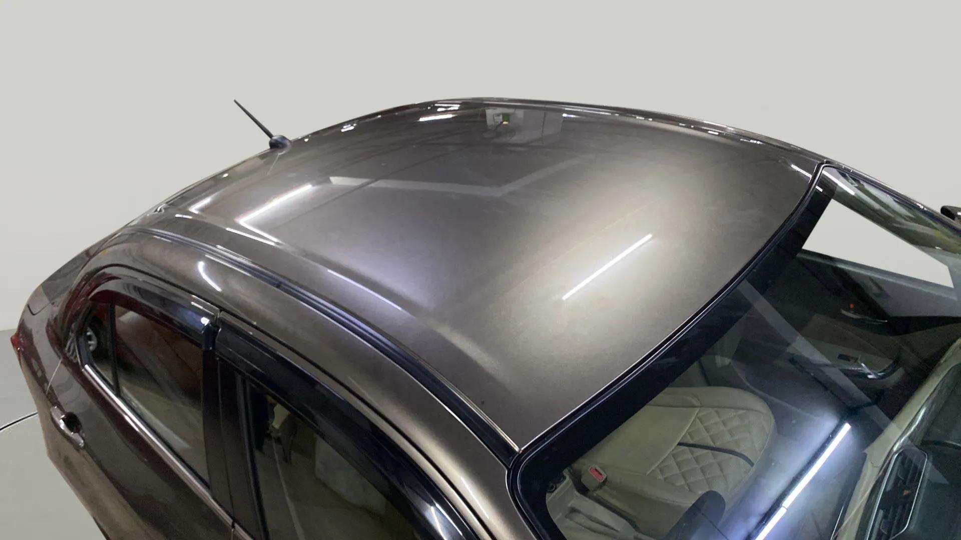 Roof and upper cabin view of a Maruti Suzuki Dzire 2018-2023