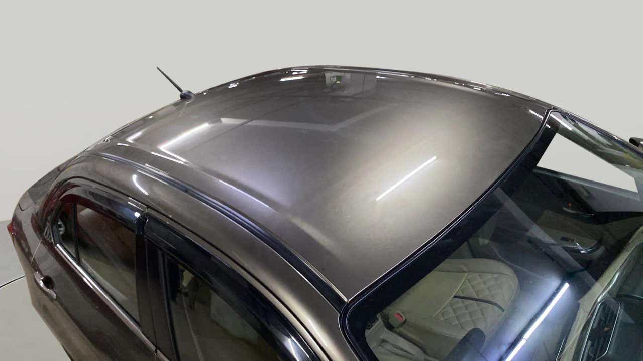 Roof and upper cabin view of a Maruti Suzuki Dzire 2018-2023