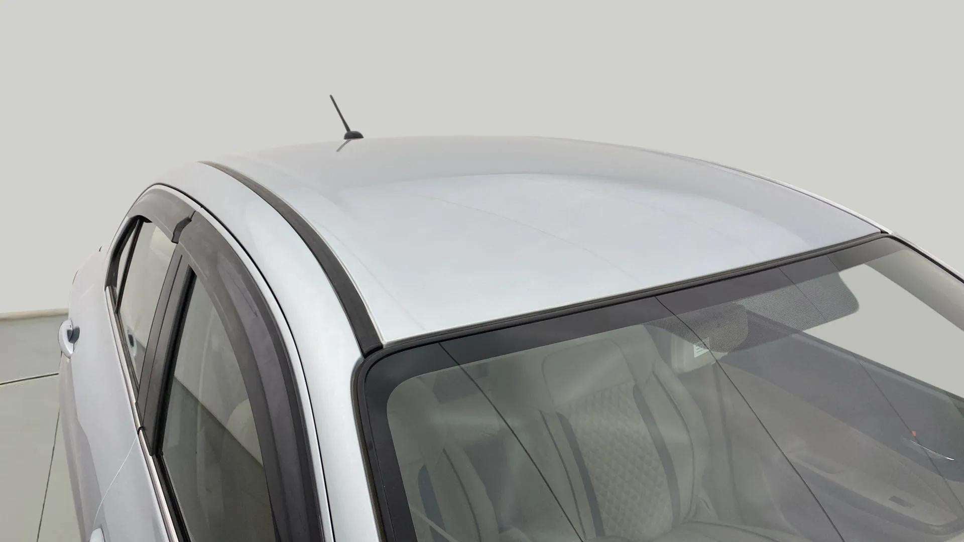 Roof and upper window view of a Maruti Suzuki Dzire