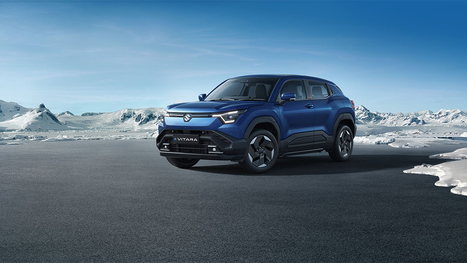 Front three-quarter view of a Nexa Blue Maruti Suzuki e Vitara