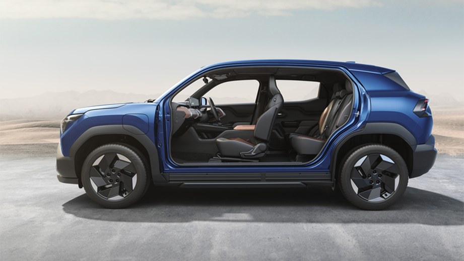 Side interior view of a Nexa Blue Maruti Suzuki e Vitara