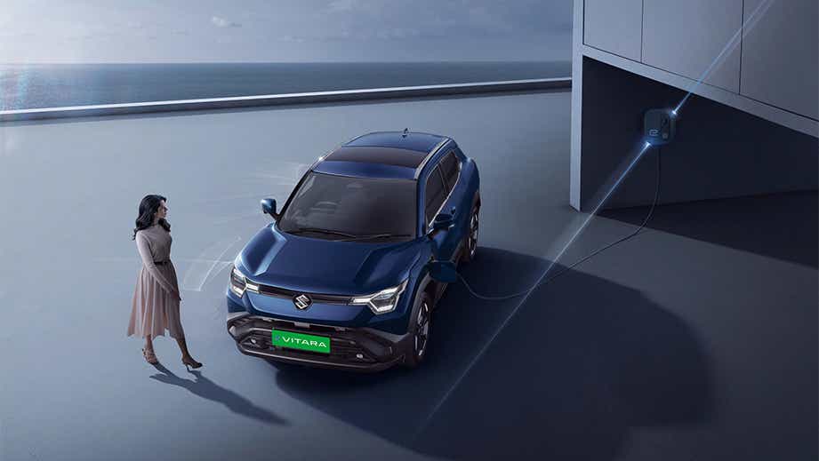 Front three-quarter view of a Nexa Blue Maruti Suzuki e Vitara