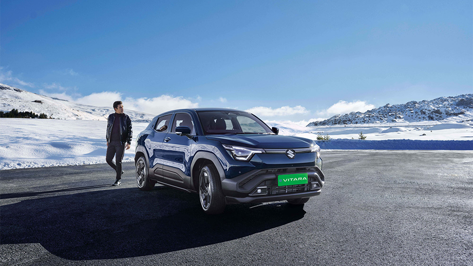 Front three-quarter view of a nexa blue Maruti Suzuki e Vitara
