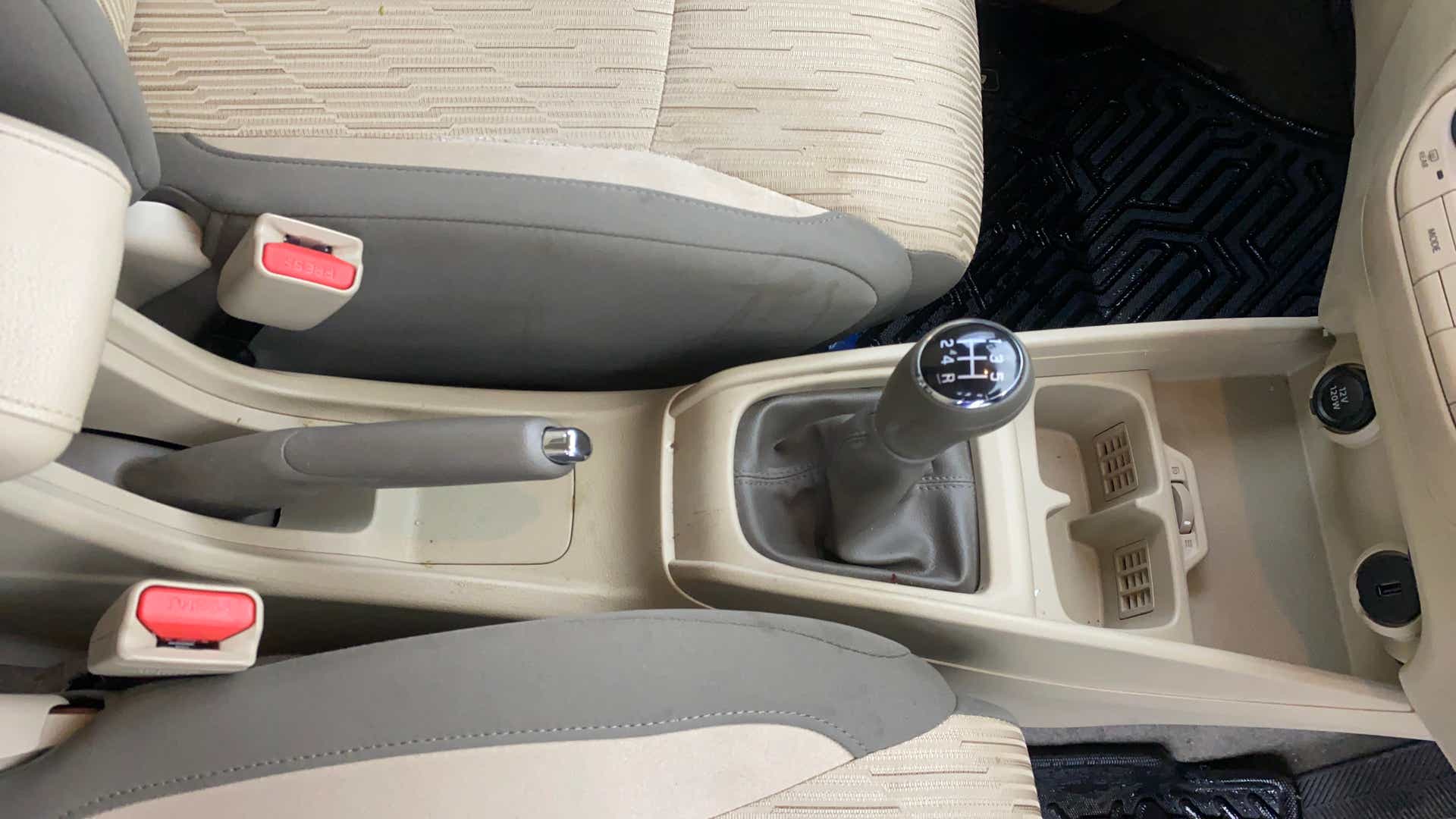 Center console and gear shift of a Maruti Suzuki Ertiga