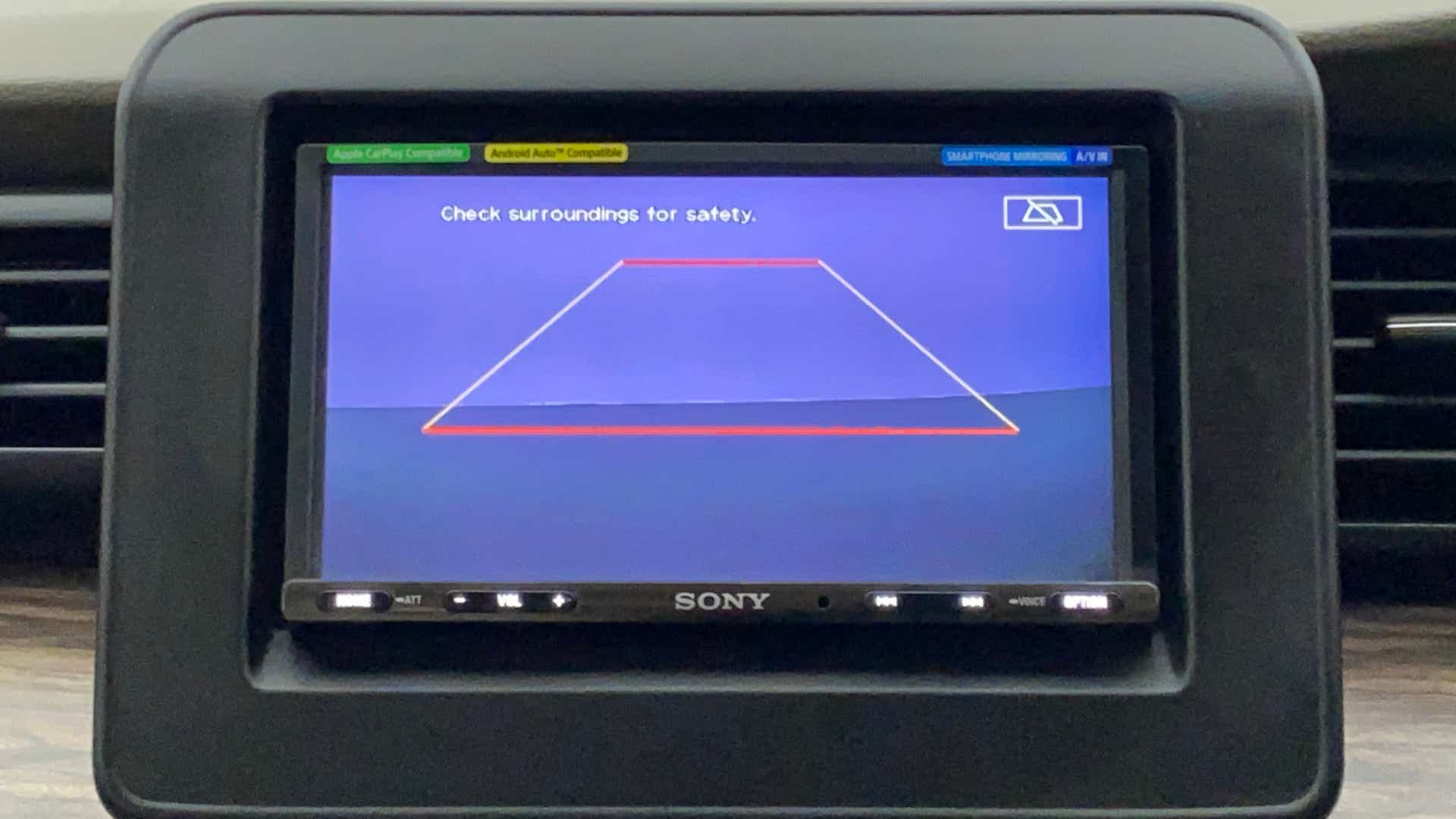 Reverse camera display of a Maruti Suzuki Ertiga