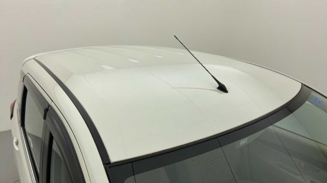 Roof and antenna view of a Maruti Suzuki Ertiga