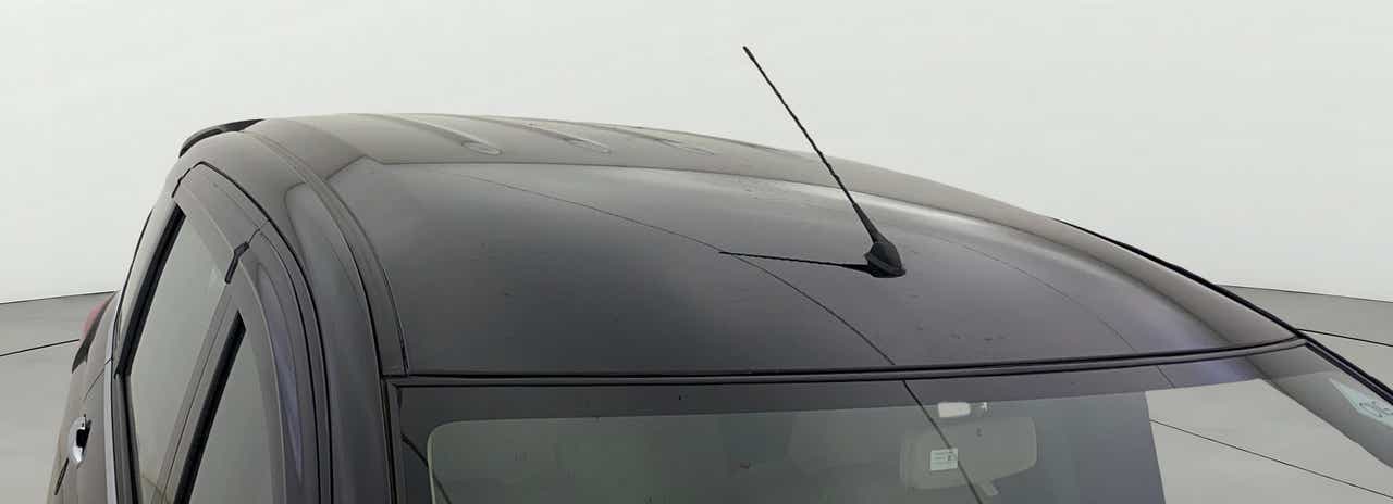 Roof and antenna view of a Maruti Suzuki Ertiga