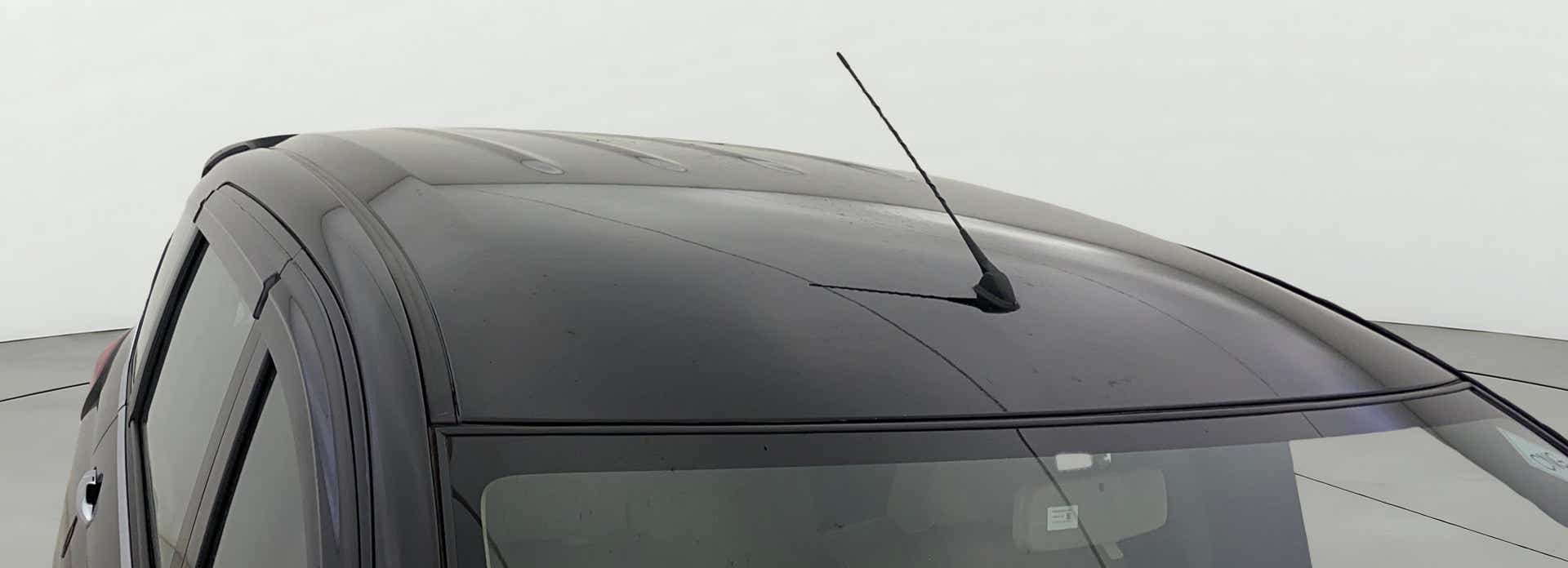 Roof and antenna view of a Maruti Suzuki Ertiga