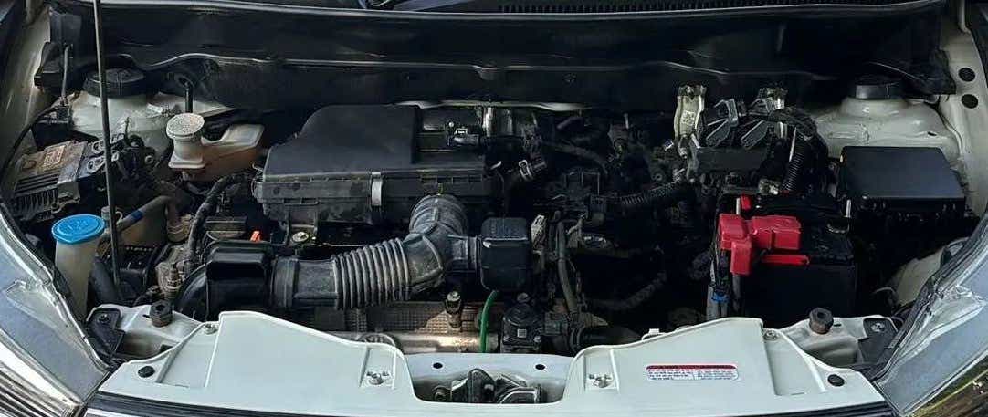 Engine bay view of a Maruti Suzuki Ertiga