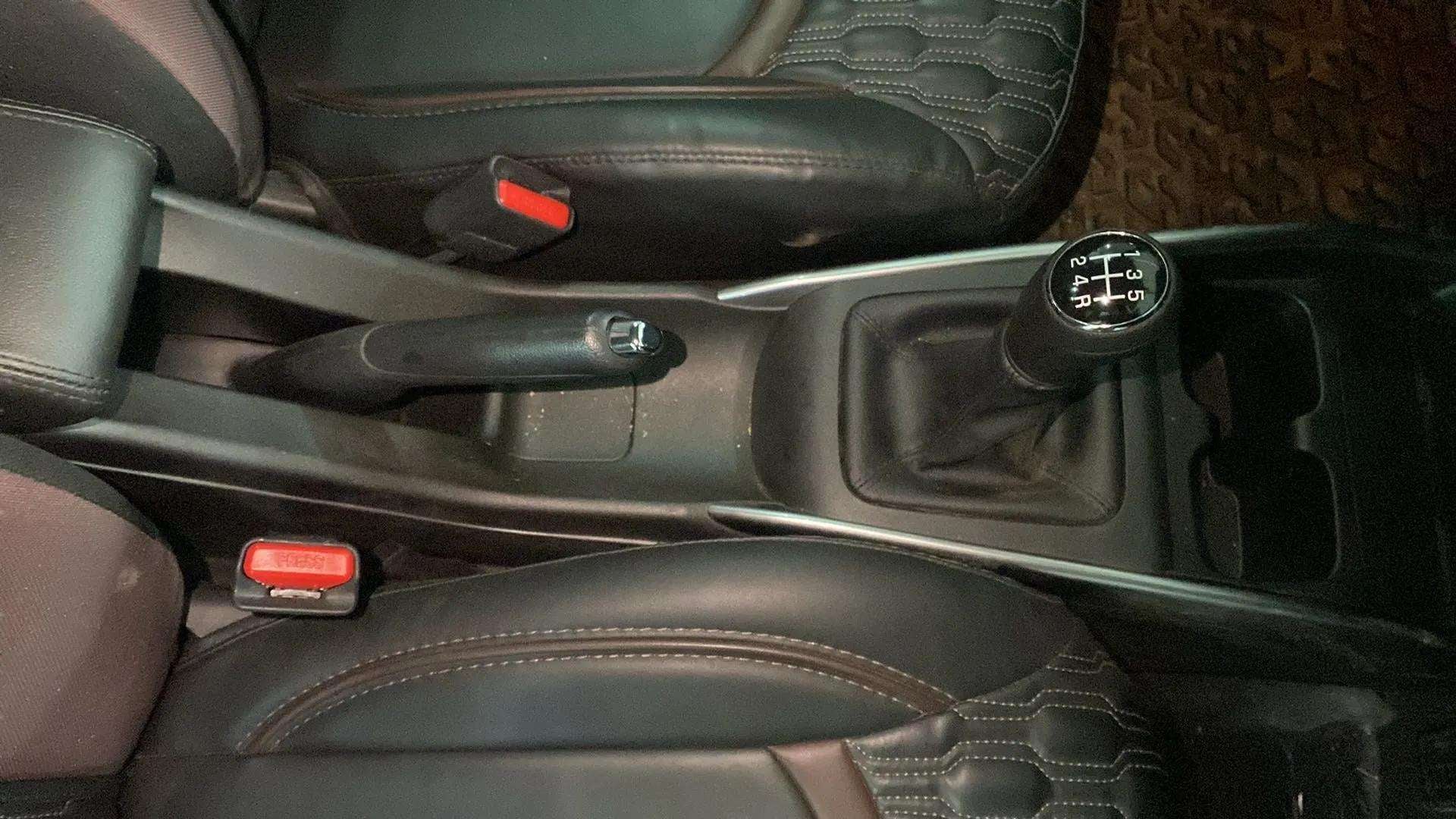 Gear lever and center console of a Maruti Suzuki FRONX