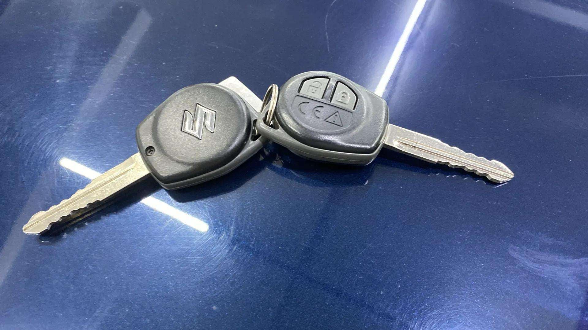 Car keys of a Maruti Suzuki FRONX