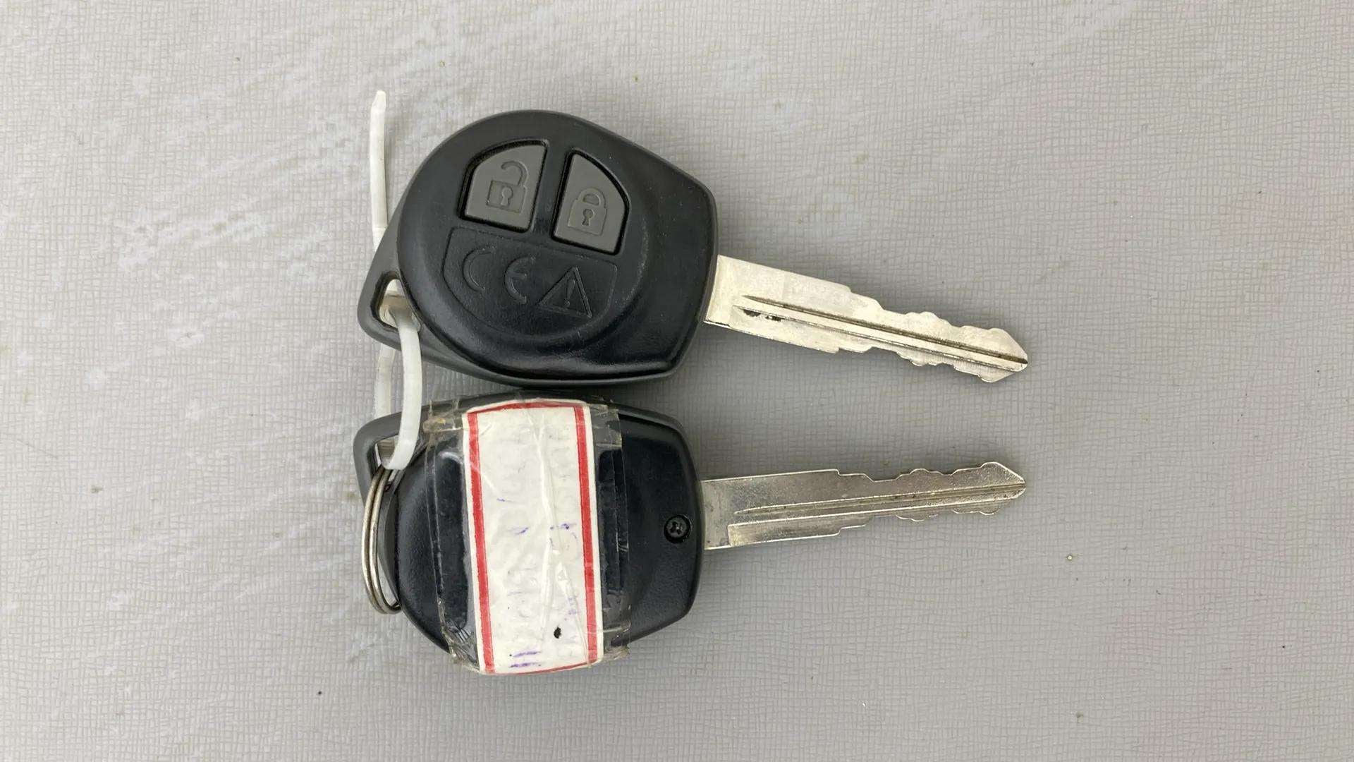 Car keys with remote of a Maruti Suzuki FRONX