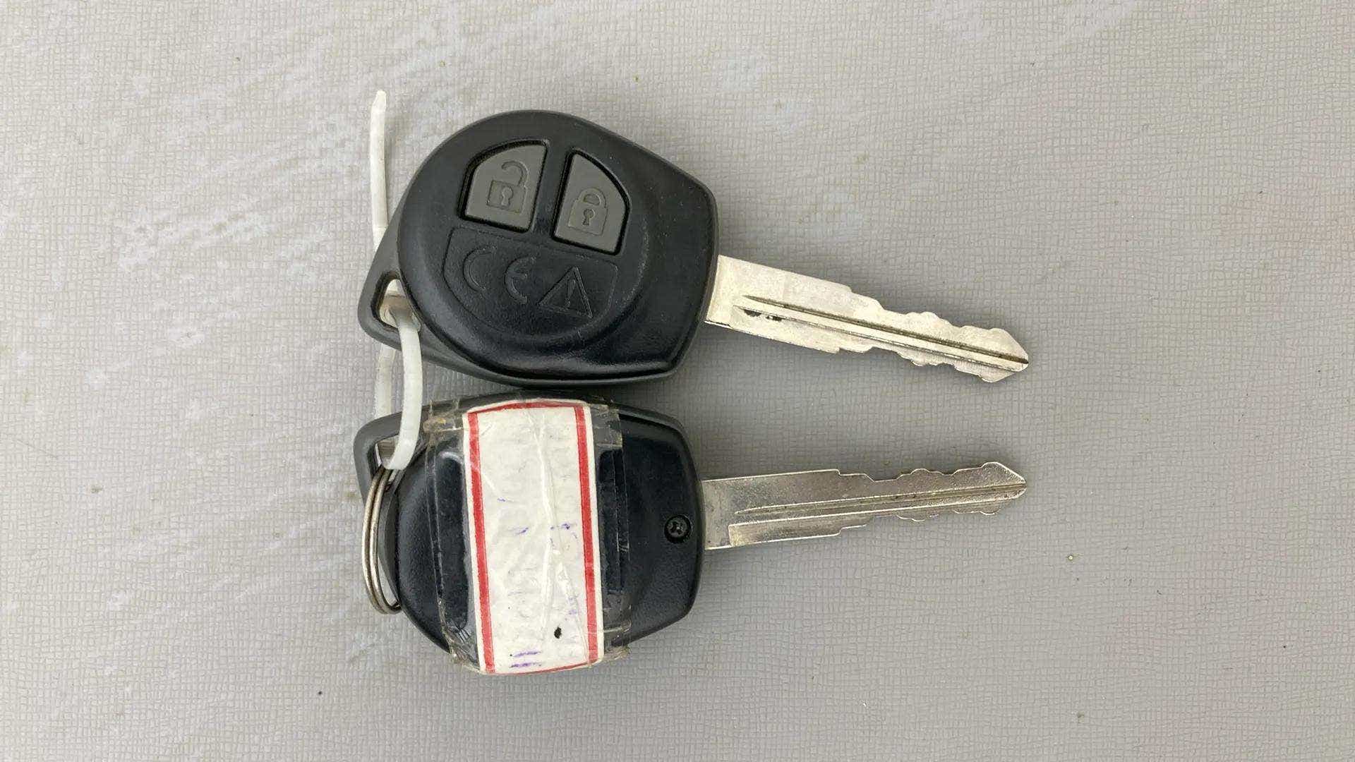 Car keys with remote of a Maruti Suzuki FRONX