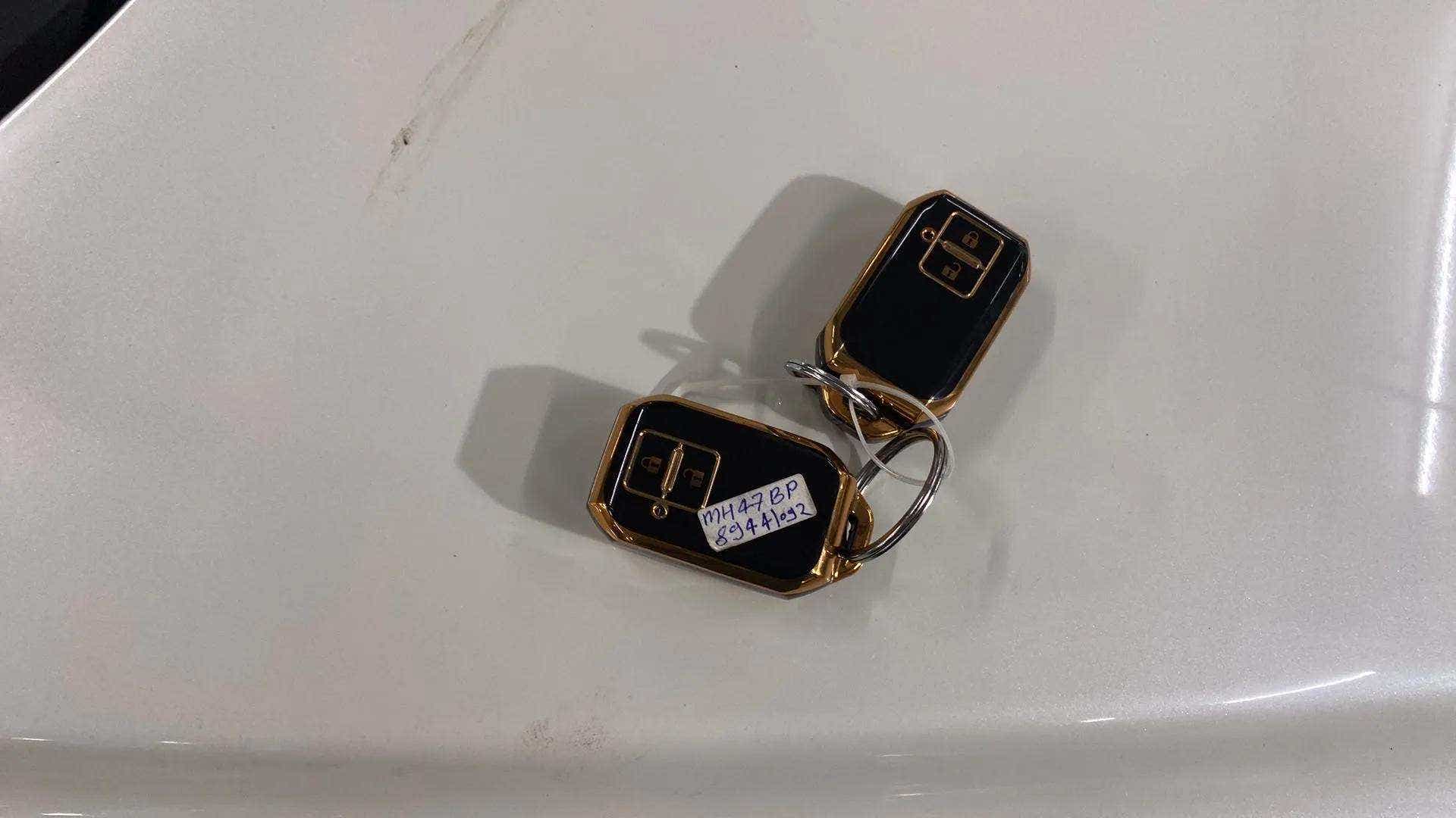 Key fobs of a Maruti Suzuki FRONX