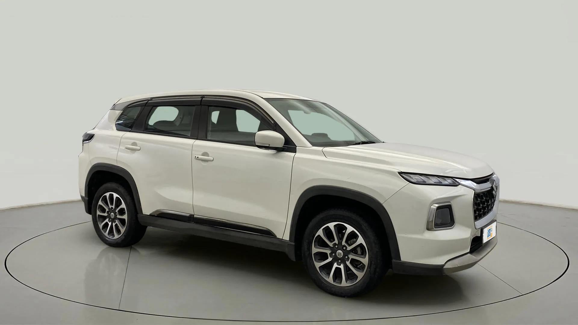 Side view of a Maruti Suzuki Grand Vitara