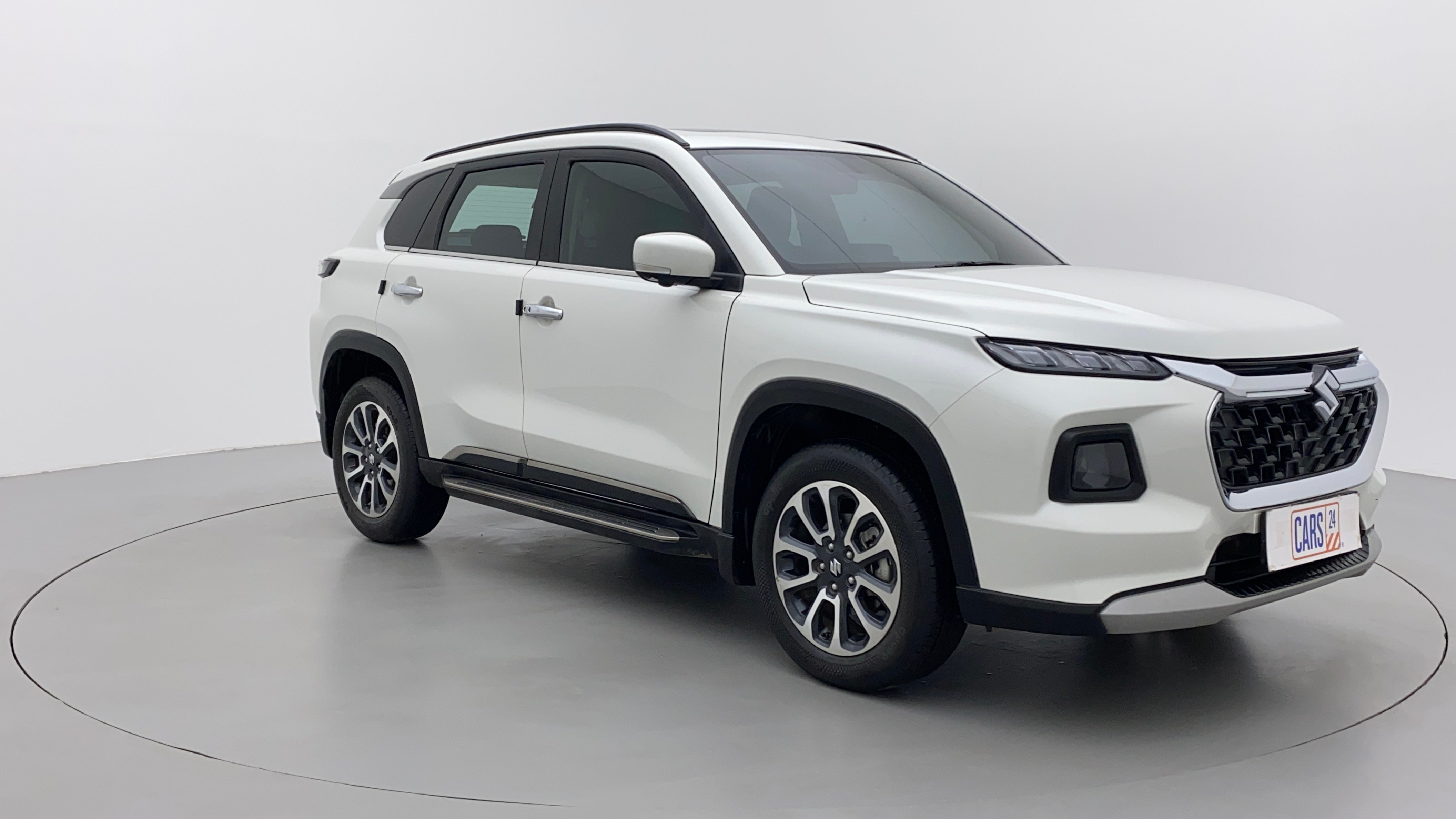 Front three-quarter view of a Maruti Suzuki Grand Vitara