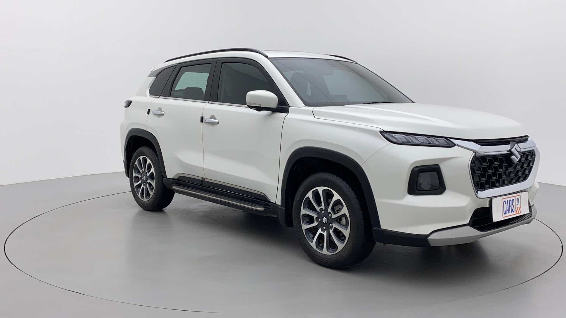 Front three-quarter view of a Maruti Suzuki Grand Vitara