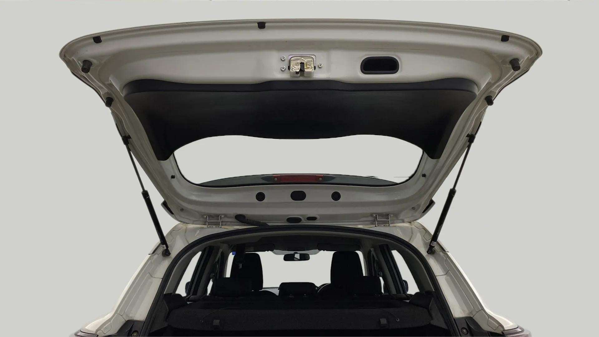 Boot open view of a Maruti Suzuki Grand Vitara