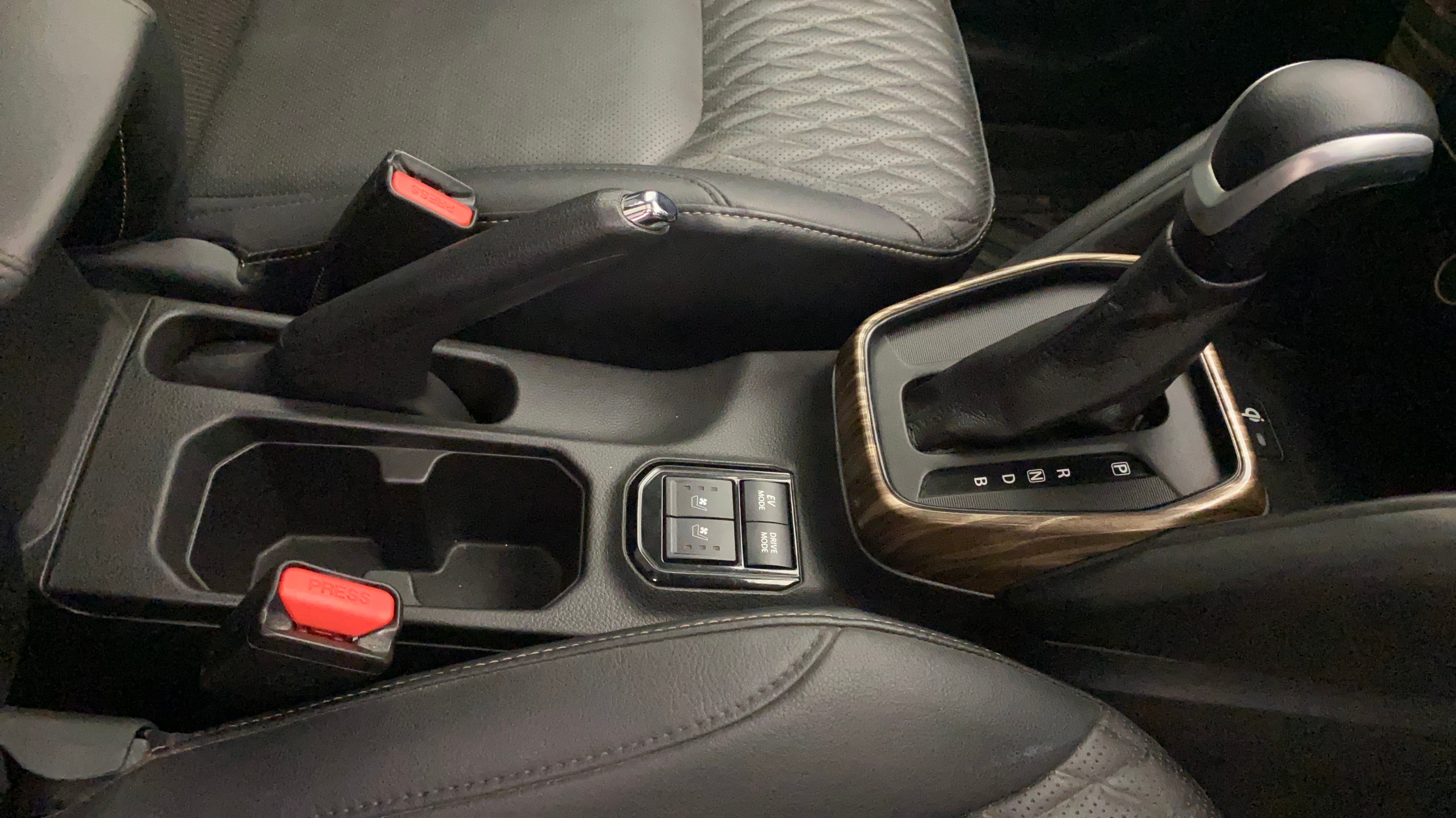 Center console and gear shifter of a Maruti Suzuki Grand Vitara