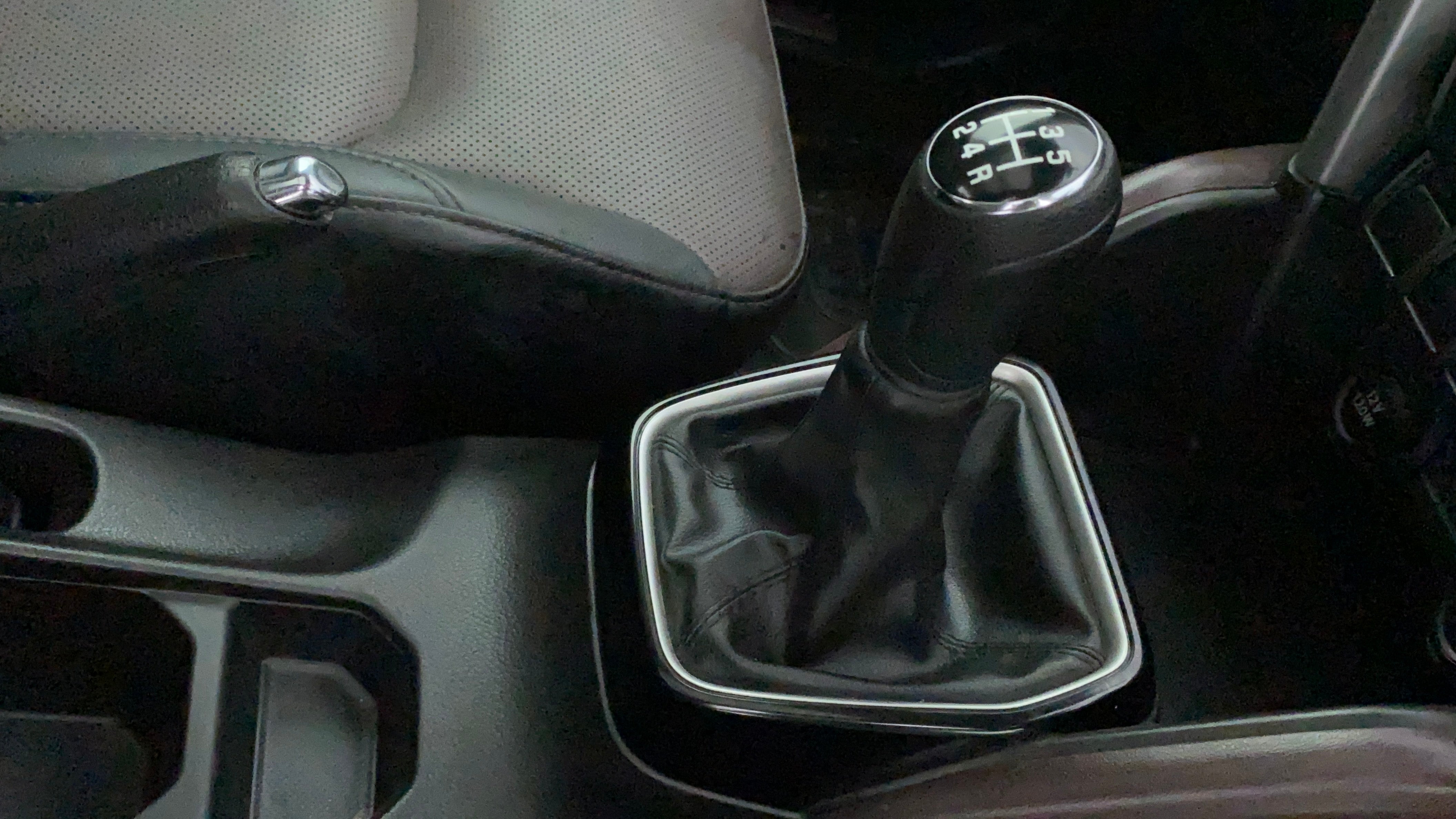 Gear lever of a Maruti Suzuki Grand Vitara