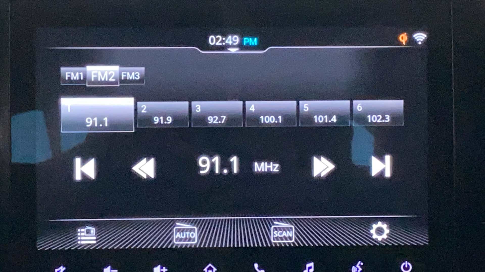 Fm radio infotainment system screen of a Maruti Suzuki Grand Vitara