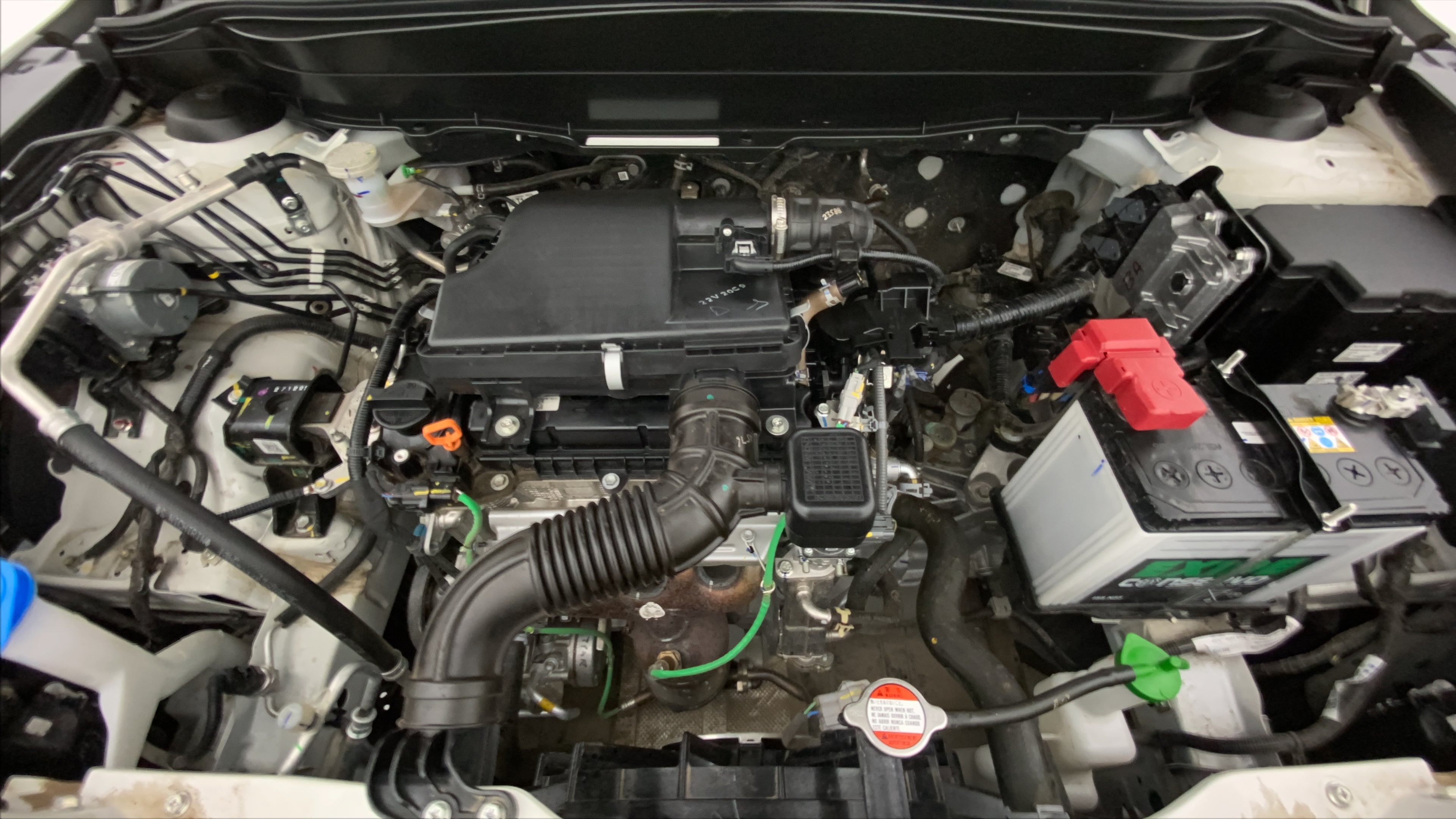 Engine bay of a Maruti Suzuki Grand Vitara
