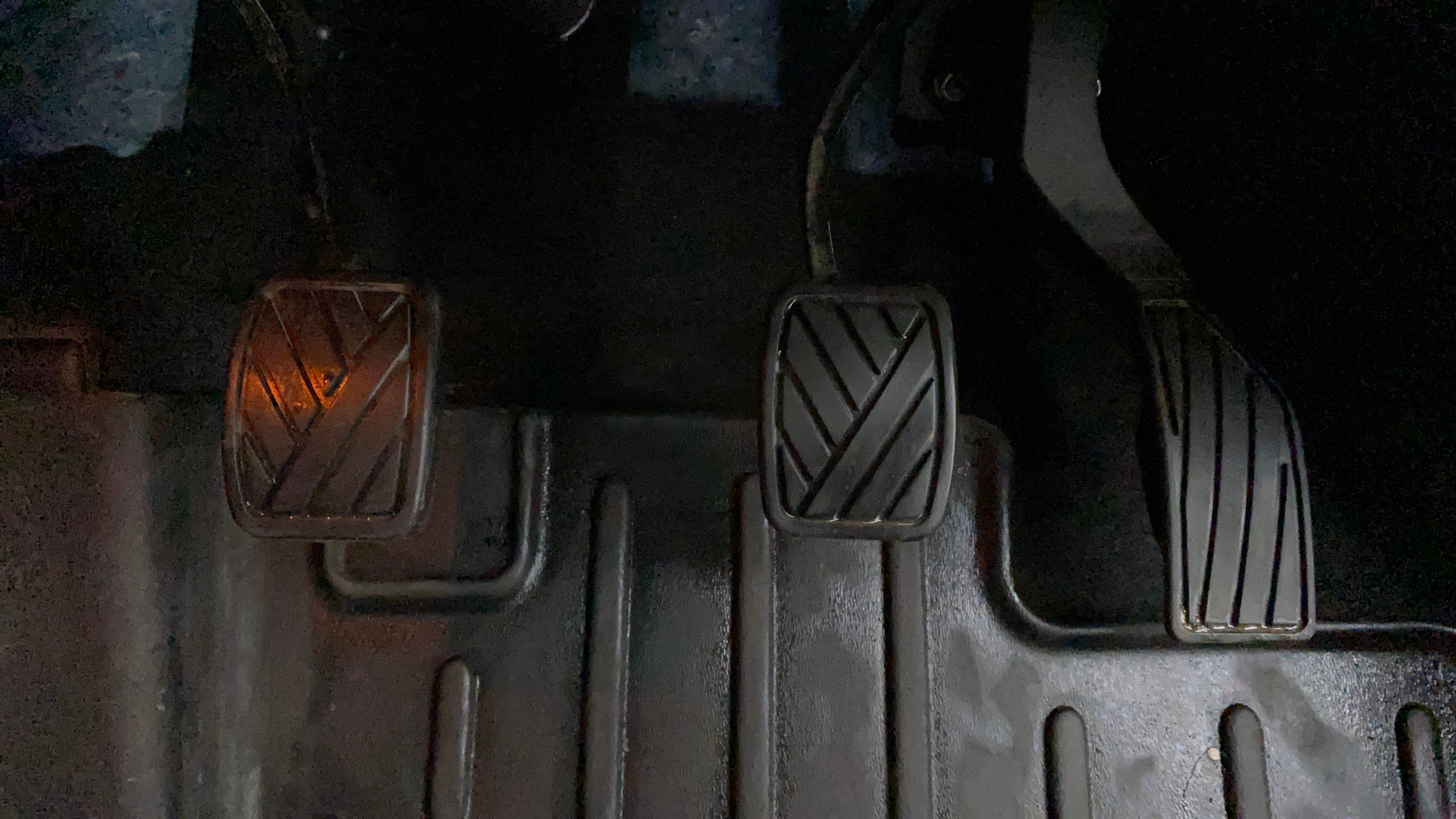 Pedal cluster of a Maruti Suzuki Grand Vitara