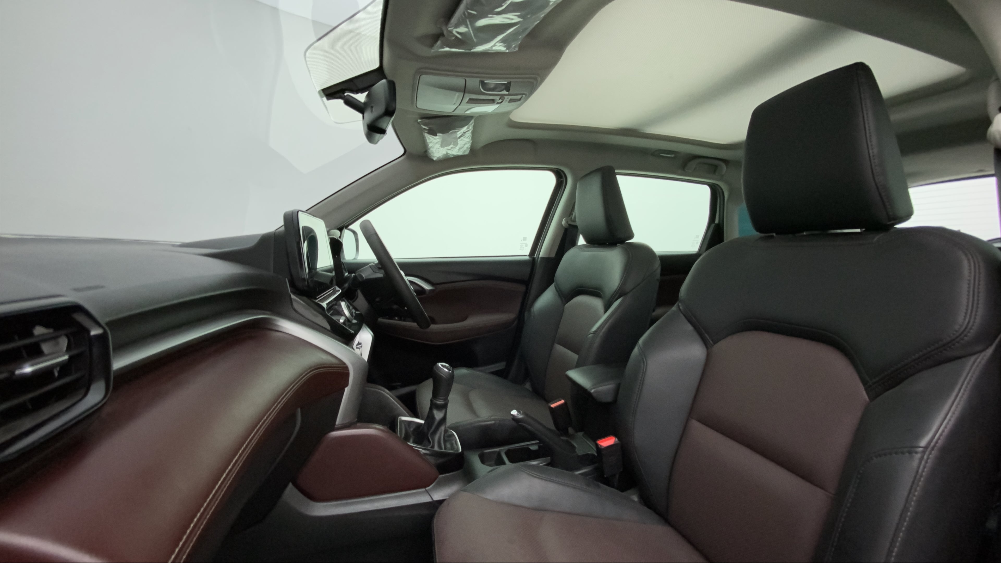 Front interior view of a Maruti Suzuki Grand Vitara
