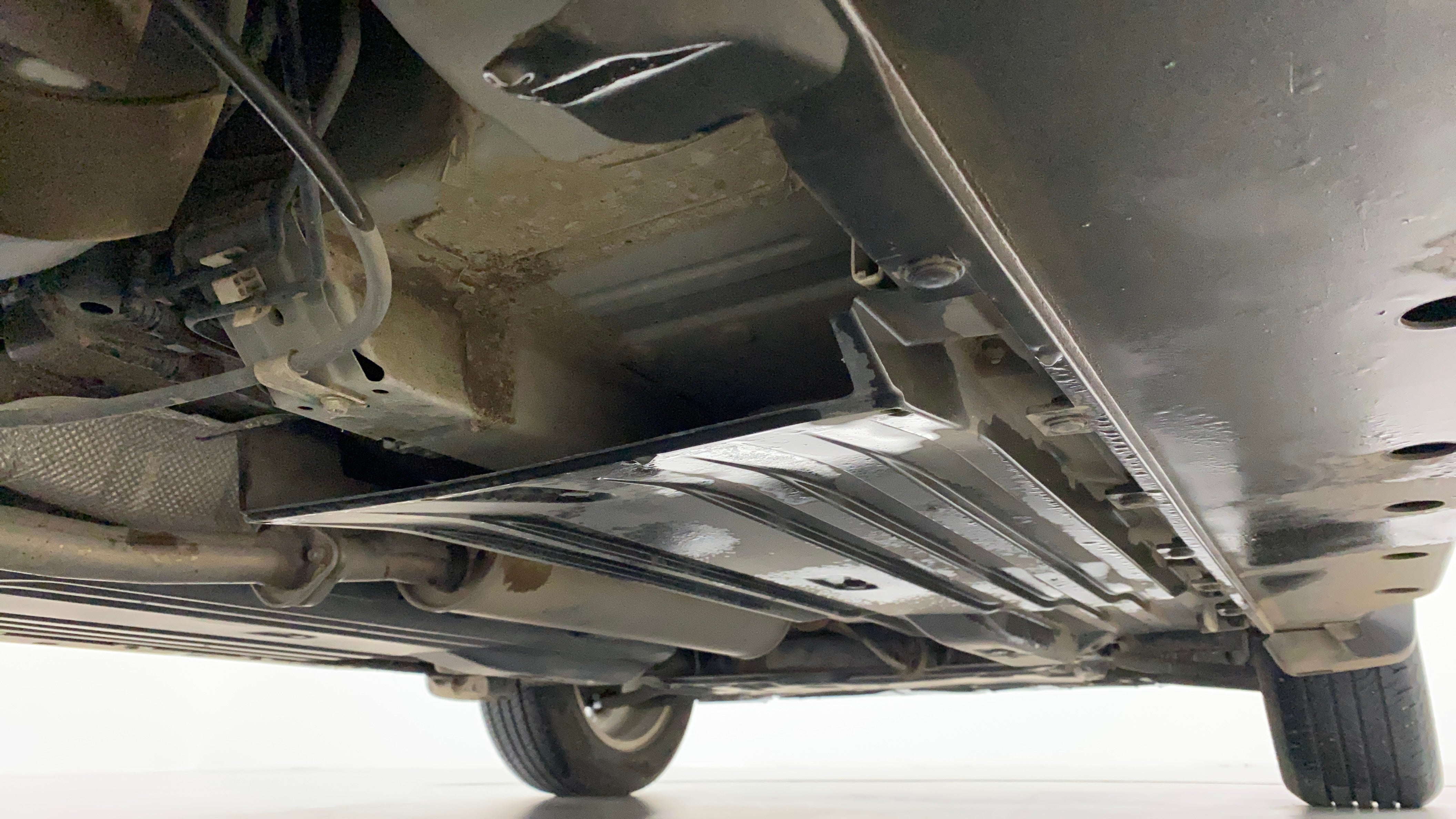 Undercarriage view of a Maruti Suzuki Grand Vitara