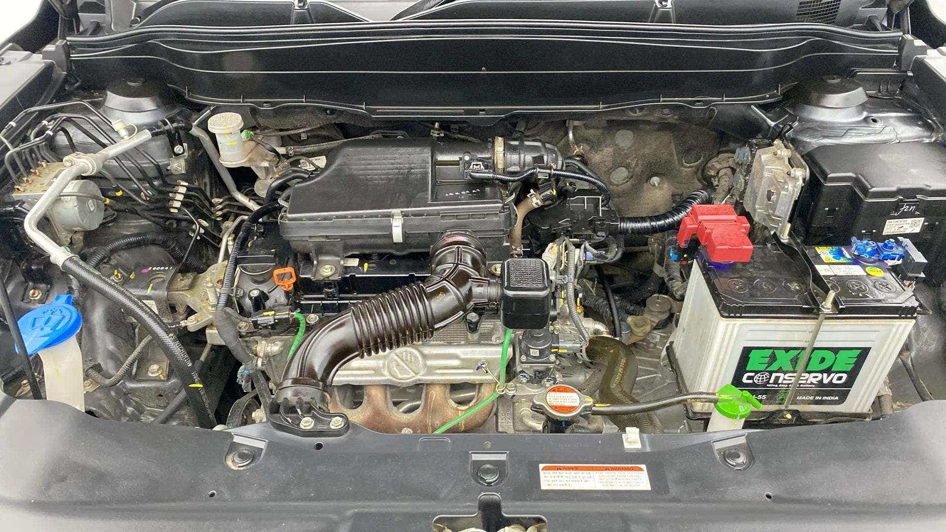 Engine bay of a Maruti Suzuki Grand Vitara