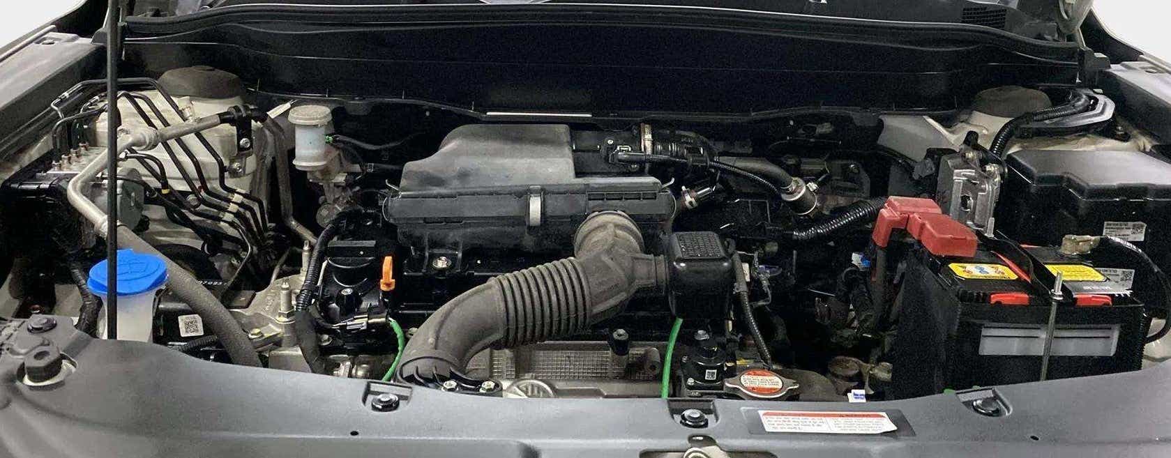 Engine bay of a Maruti Suzuki Grand Vitara