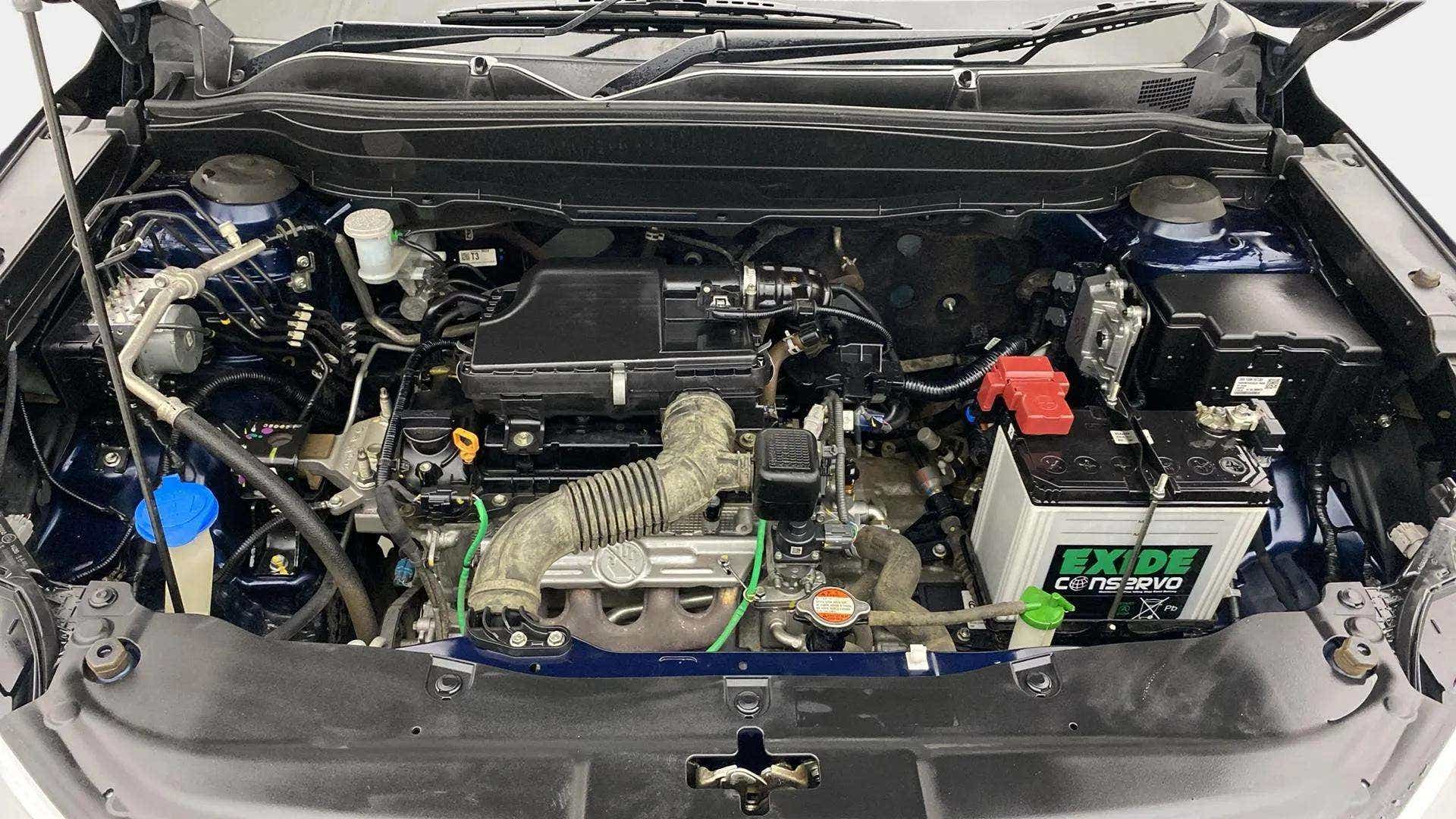 Engine bay of a Maruti Suzuki Grand Vitara