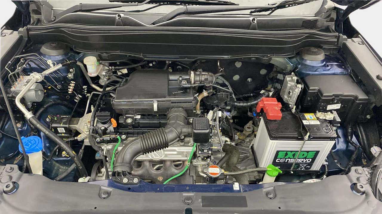 Engine bay of a Maruti Suzuki Grand Vitara