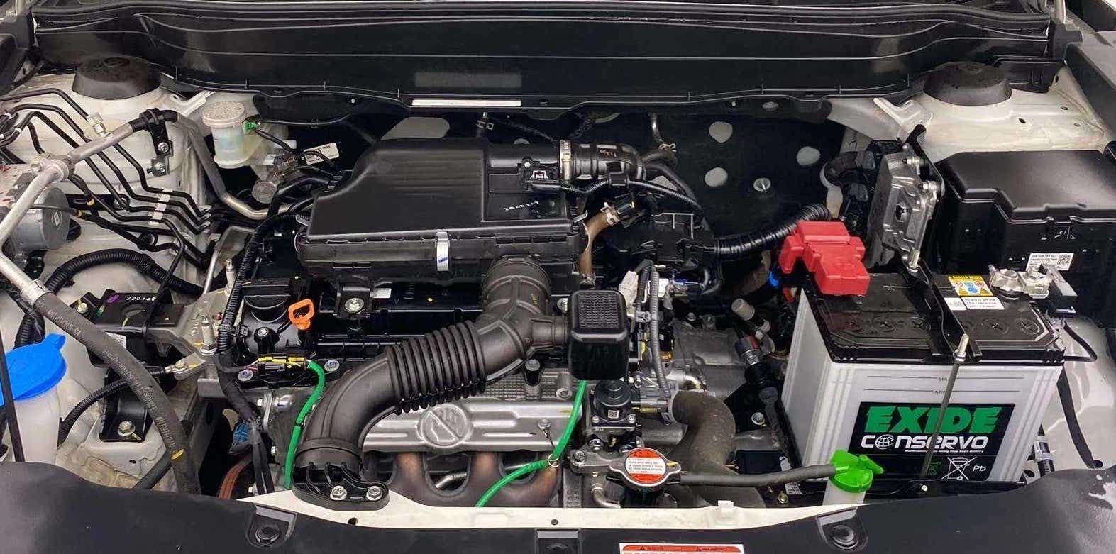 Engine bay of a Maruti Suzuki Grand Vitara