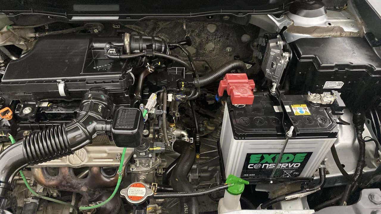 Engine bay of a Maruti Suzuki Grand Vitara