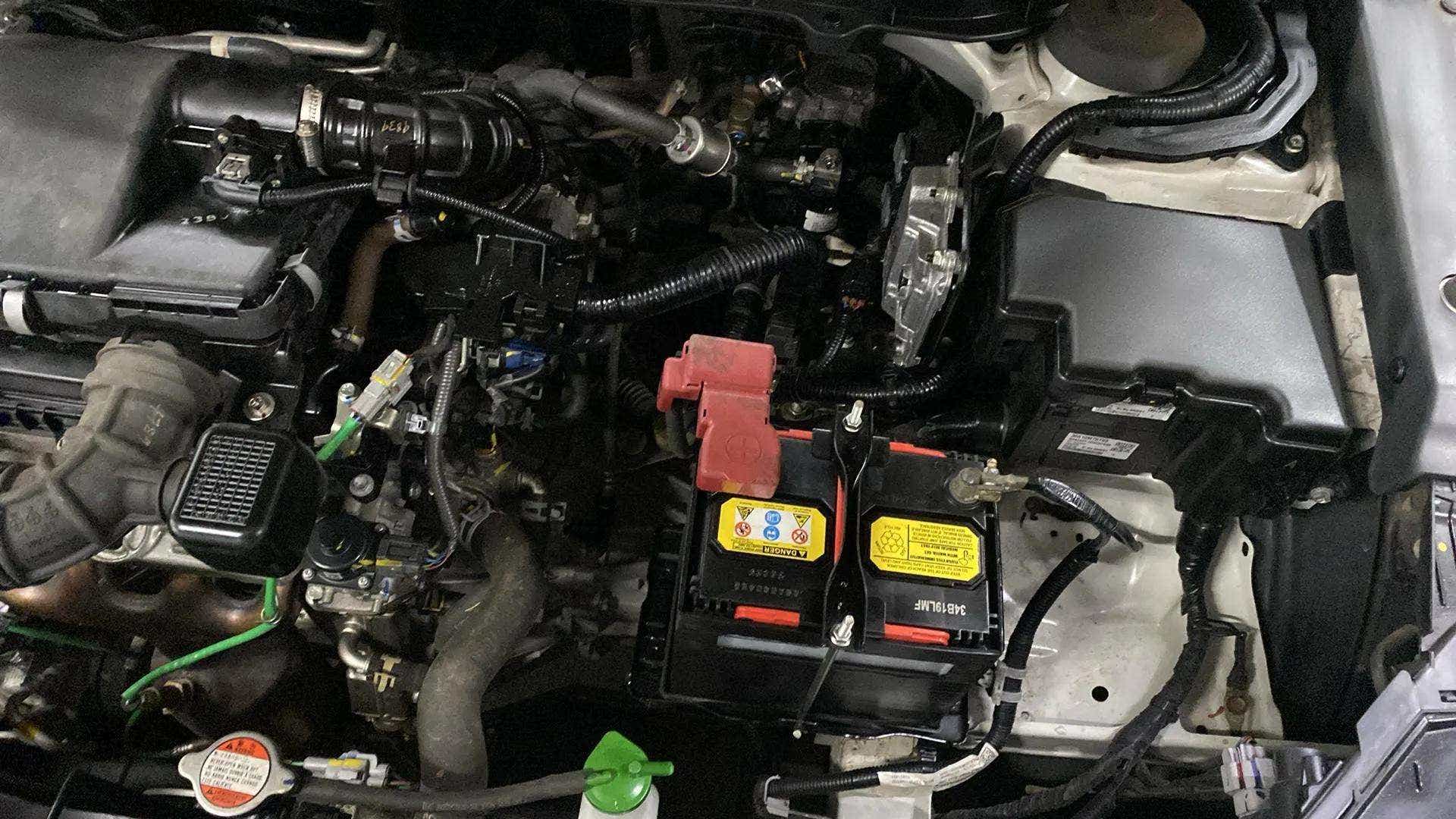 Engine bay view of a Maruti Suzuki Grand Vitara