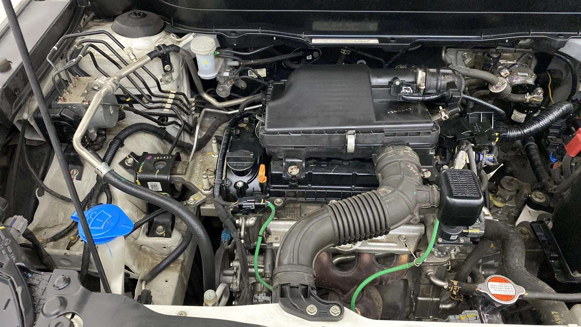 Engine bay of a Maruti Suzuki Grand Vitara