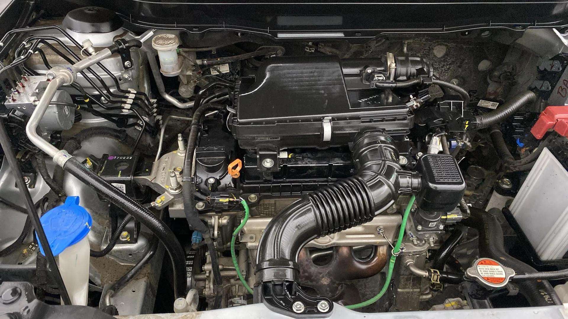 Engine bay of a Maruti Suzuki Grand Vitara