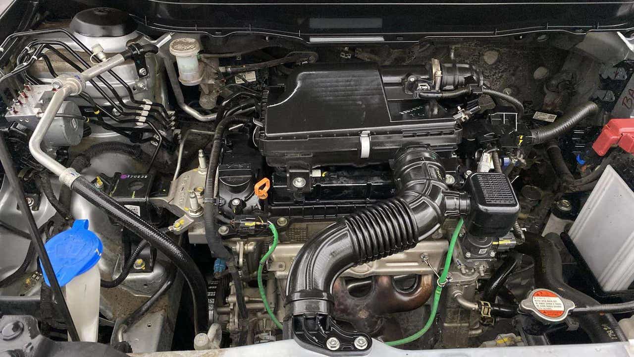 Engine bay of a Maruti Suzuki Grand Vitara