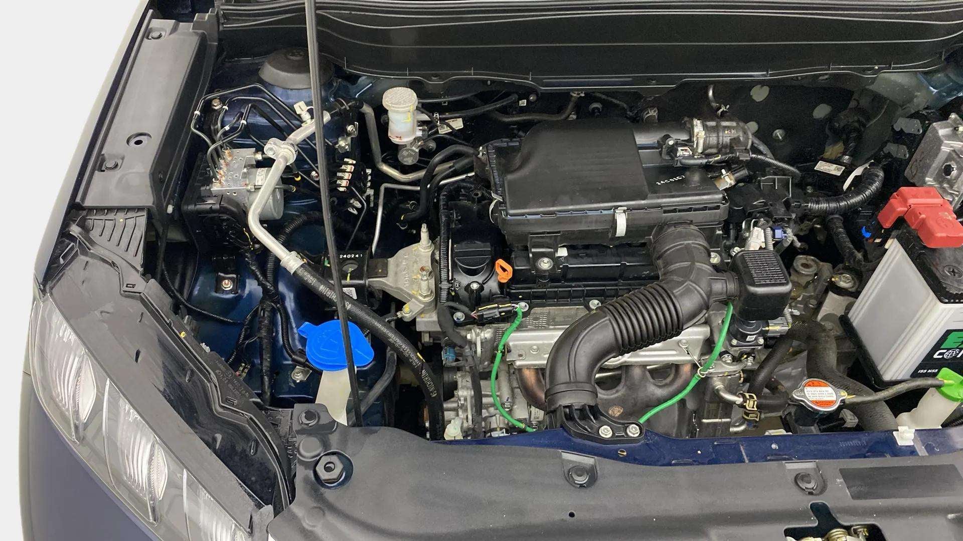 Engine bay of a Maruti Suzuki Grand Vitara